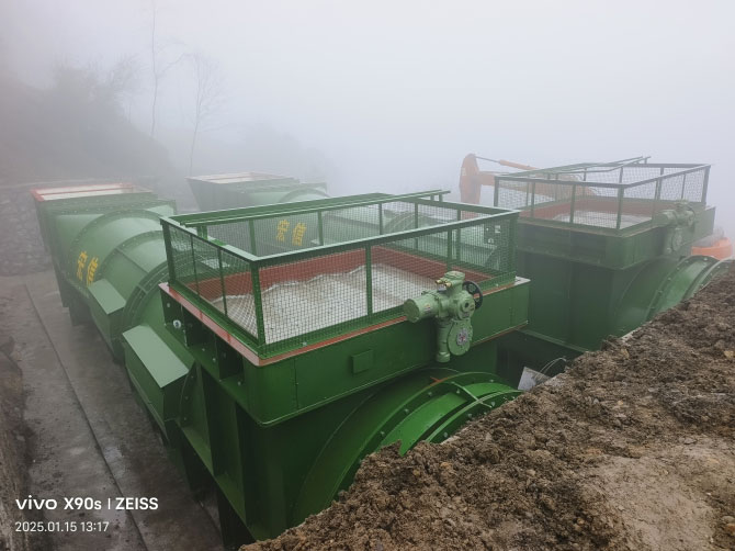 礦用風機現(xiàn)場